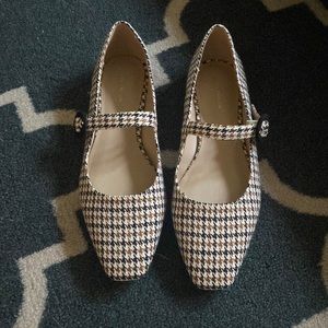 Sweet houndstooth Mary Jane flats